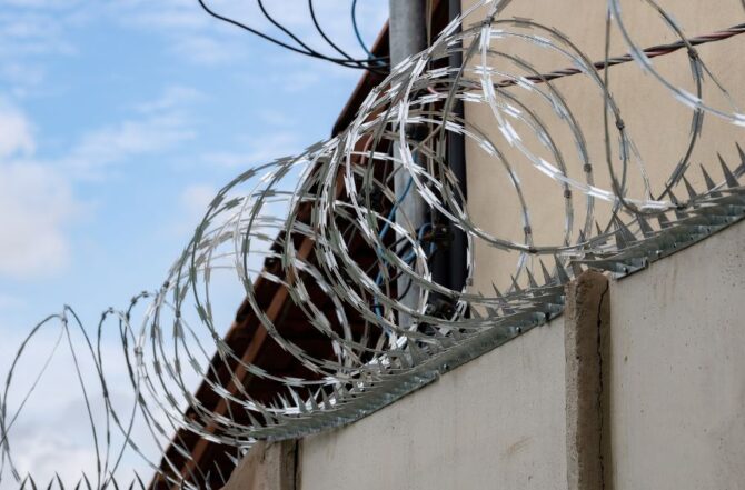 Concertina ou Cerca Elétrica: Qual Protege Mais em Pouso Alegre? Concertina ou Cerca Elétrica: Qual Protege Mais em Pouso Alegre?