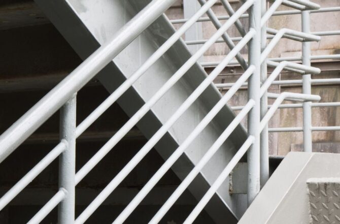 Escadas Metálicas em Pouso Alegre: Caracol ou Reta? A Solução para Pouco Espaço Escadas Metálicas em Pouso Alegre: Caracol ou Reta? A Solução para Pouco Espaço